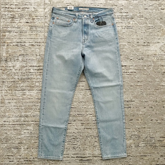 Levi’s Wedgie Icon Fit Ankle Jeans - Picture 5 of 13